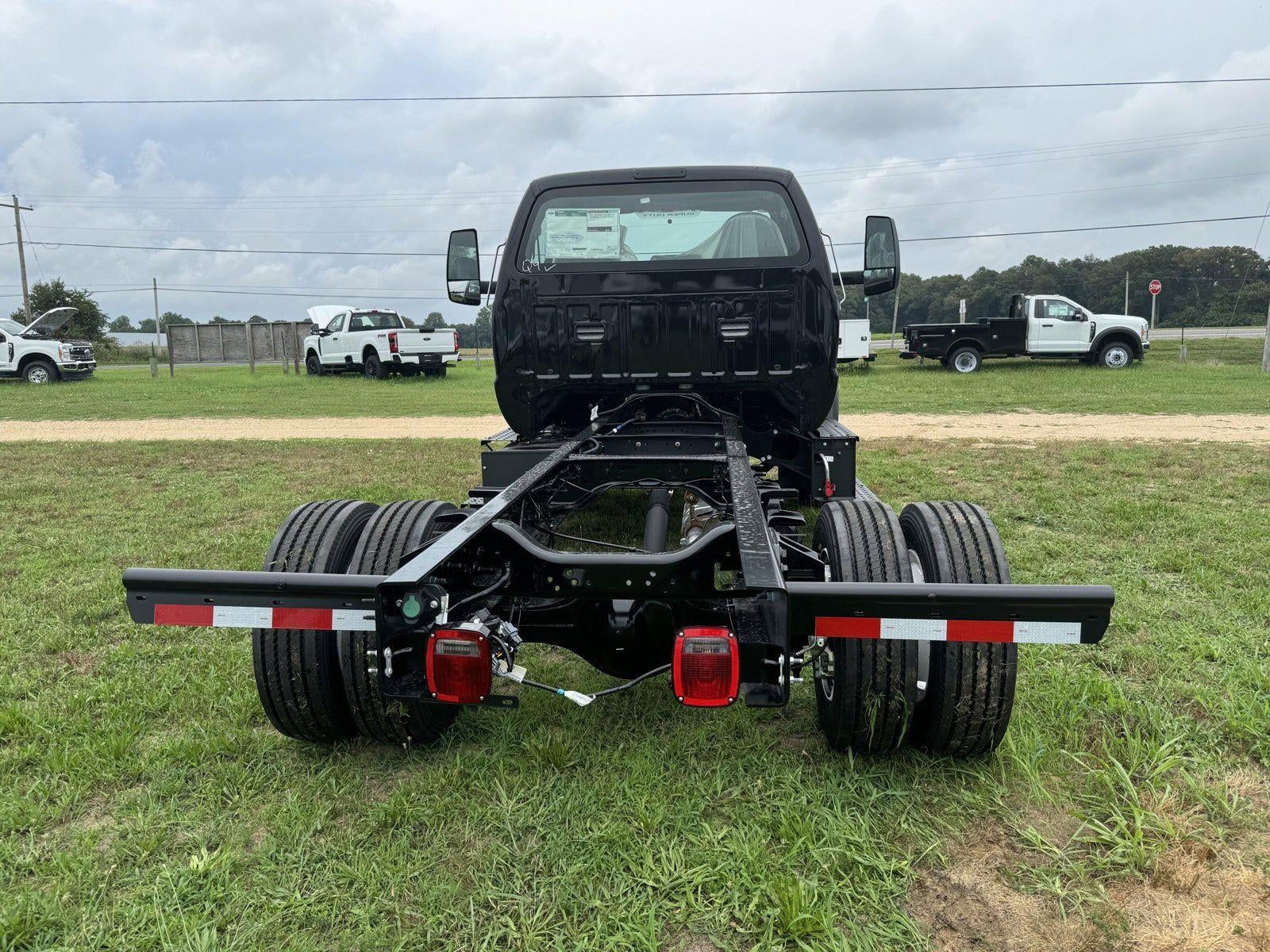 2025 Ford F-650-750 F-650 SD Gas Straight Frame