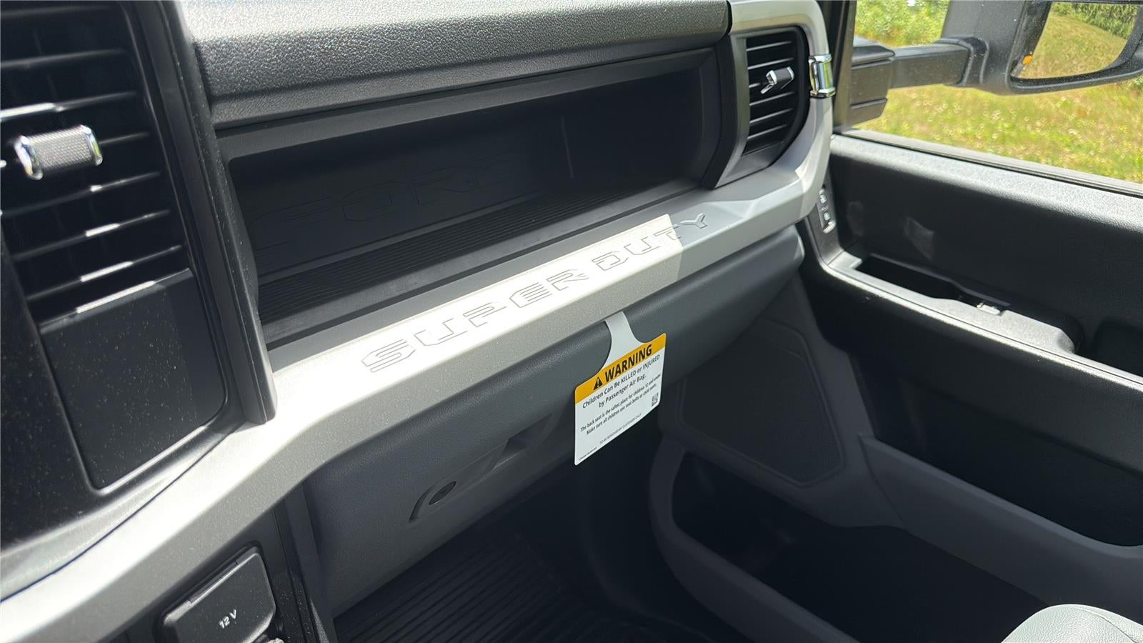 2026 Ford Super Duty F-350 DRW 9' DYNA PRO CONTRCTORS DUMP, 1/4 CAB SHIELD, FULL COMBO HITCH