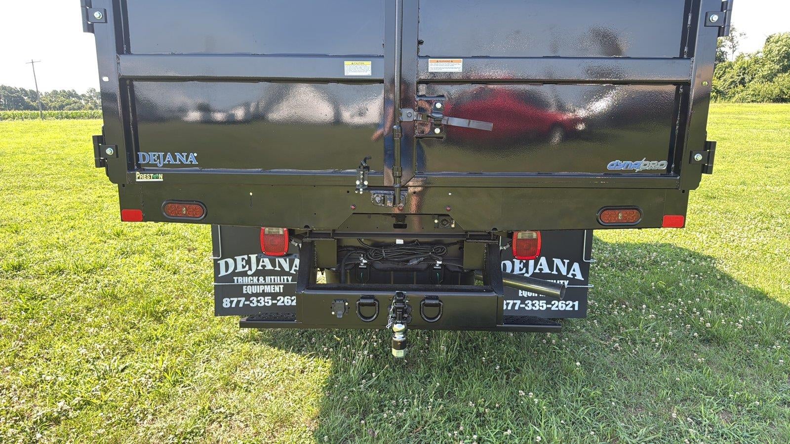 2026 Ford Super Duty F-550 Drw 12' DYNAPRO LANDSCAPE DUMP, FULL CAB SHIELD, MANUAL TARP, COMBO HITCJ, 48" UNDERBODY TOOLBOX
