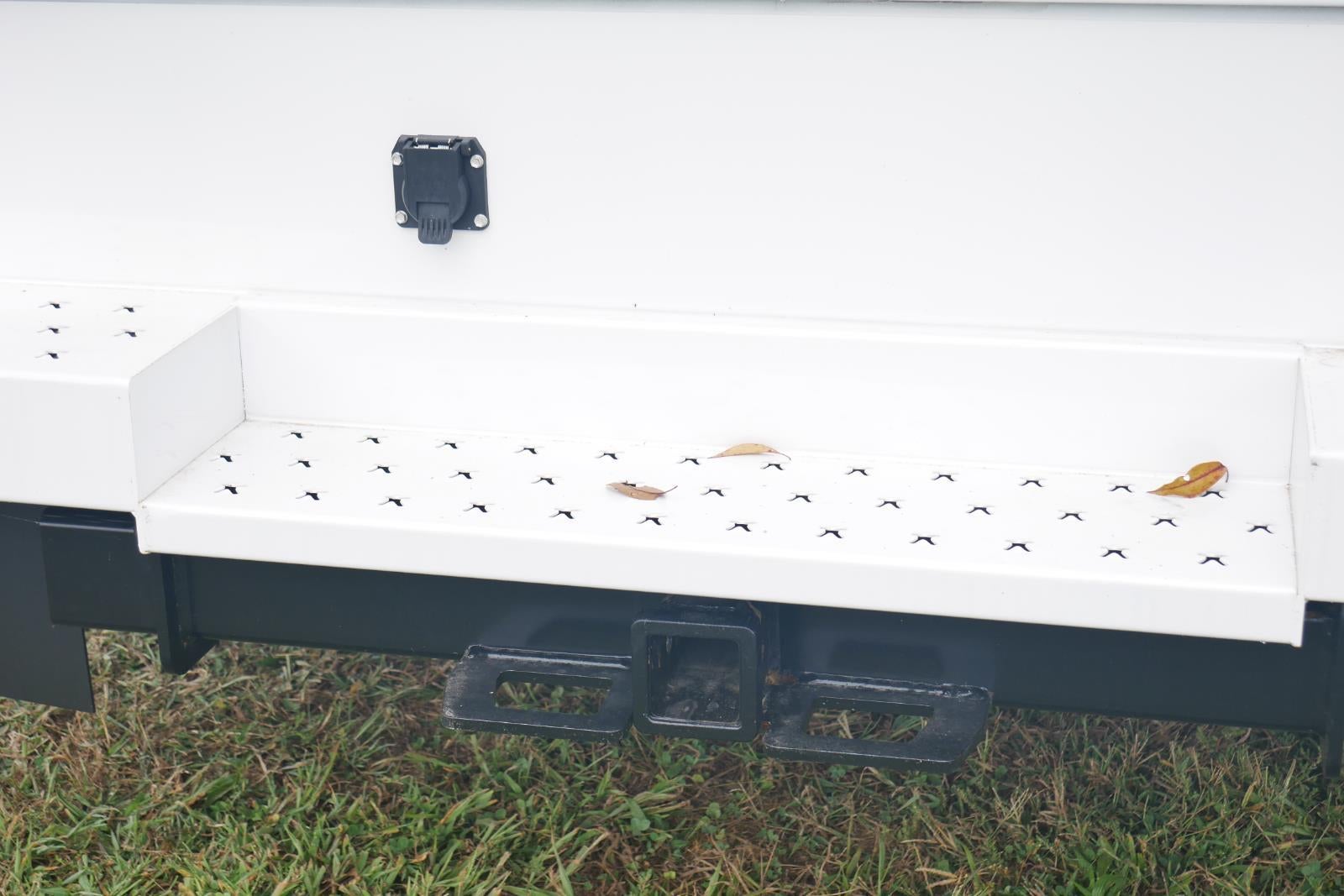 2025 Ford Super Duty F-450 DRW 11' KNAPHEIDE KUV KC ENCLOSED SERVICE BODY, 3 BOW LADDER RACK, HITCH