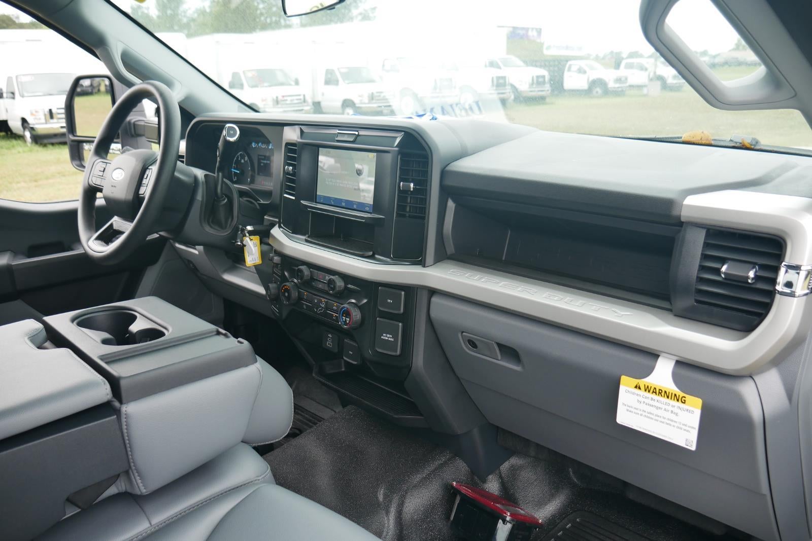 2025 Ford Super Duty F-450 DRW 11' KNAPHEIDE KUV KC ENCLOSED SERVICE BODY, 3 BOW LADDER RACK, HITCH