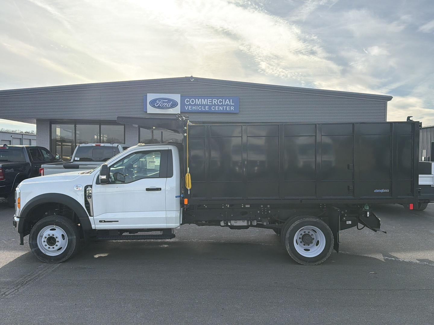 2024 Ford Chassis Cab 12FT DYNAPRO LANDSCAPE 48" WALLS