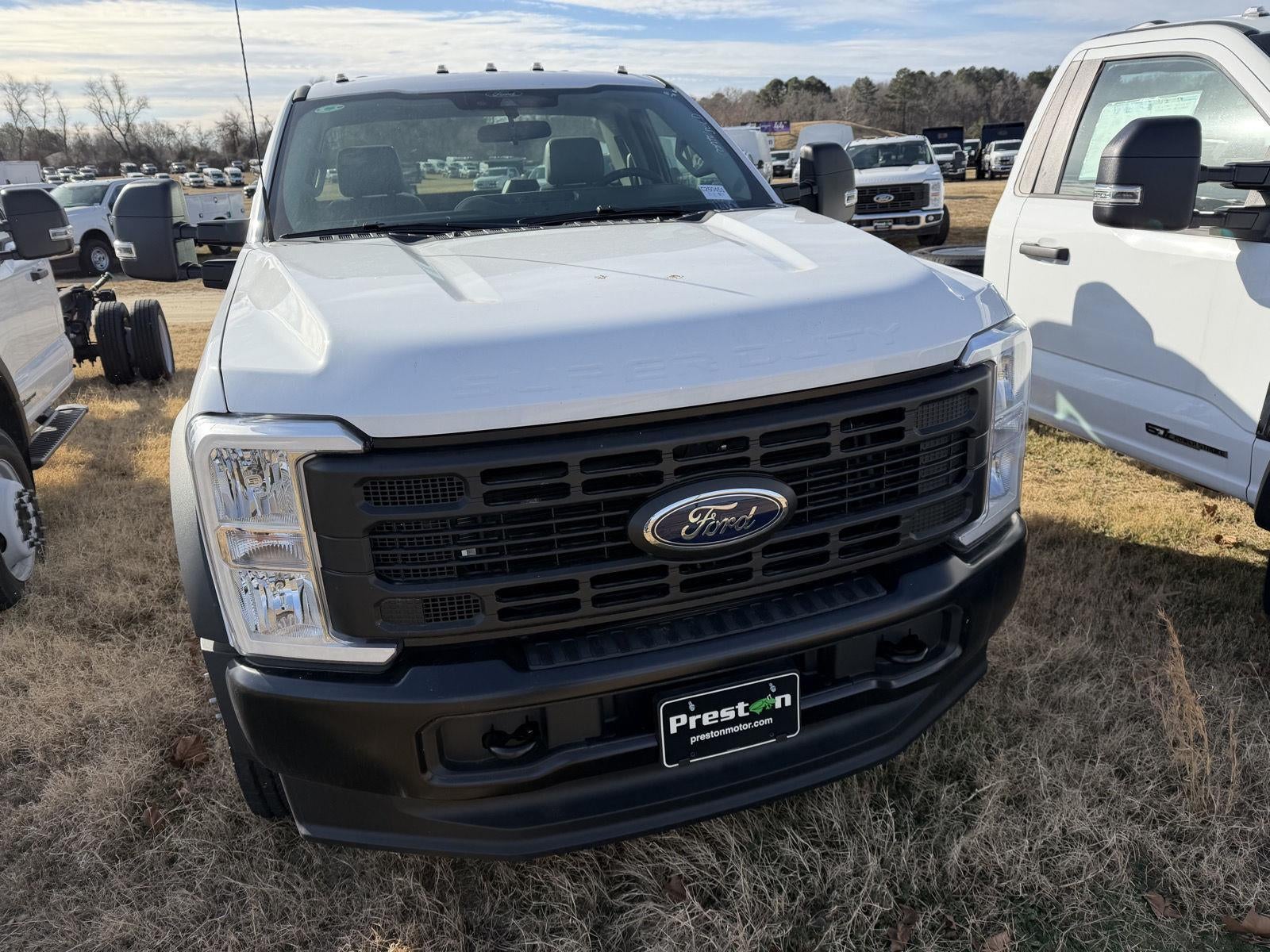2025 Ford Super Duty F-550 DRW XL CHASSIS ONLY