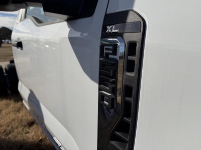 2025 Ford Super Duty F-550 DRW XL CHASSIS ONLY