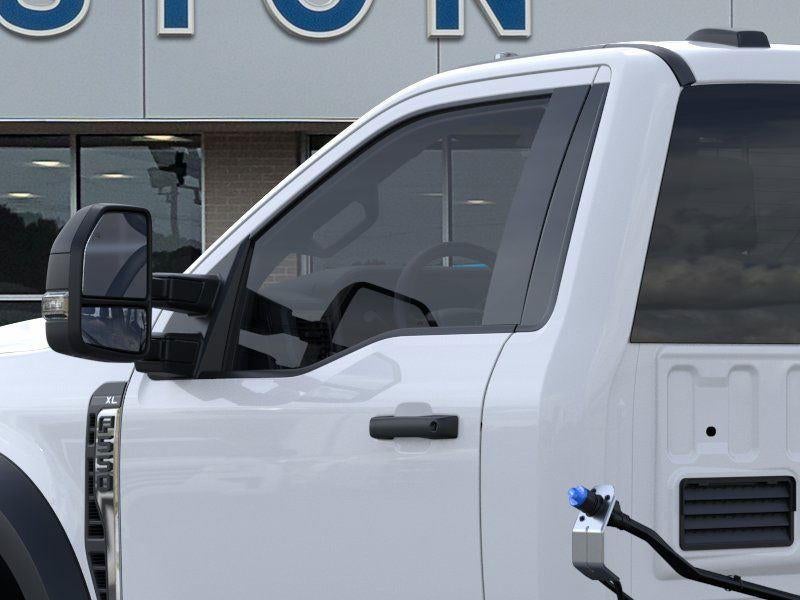 2025 Ford Chassis Cab XL