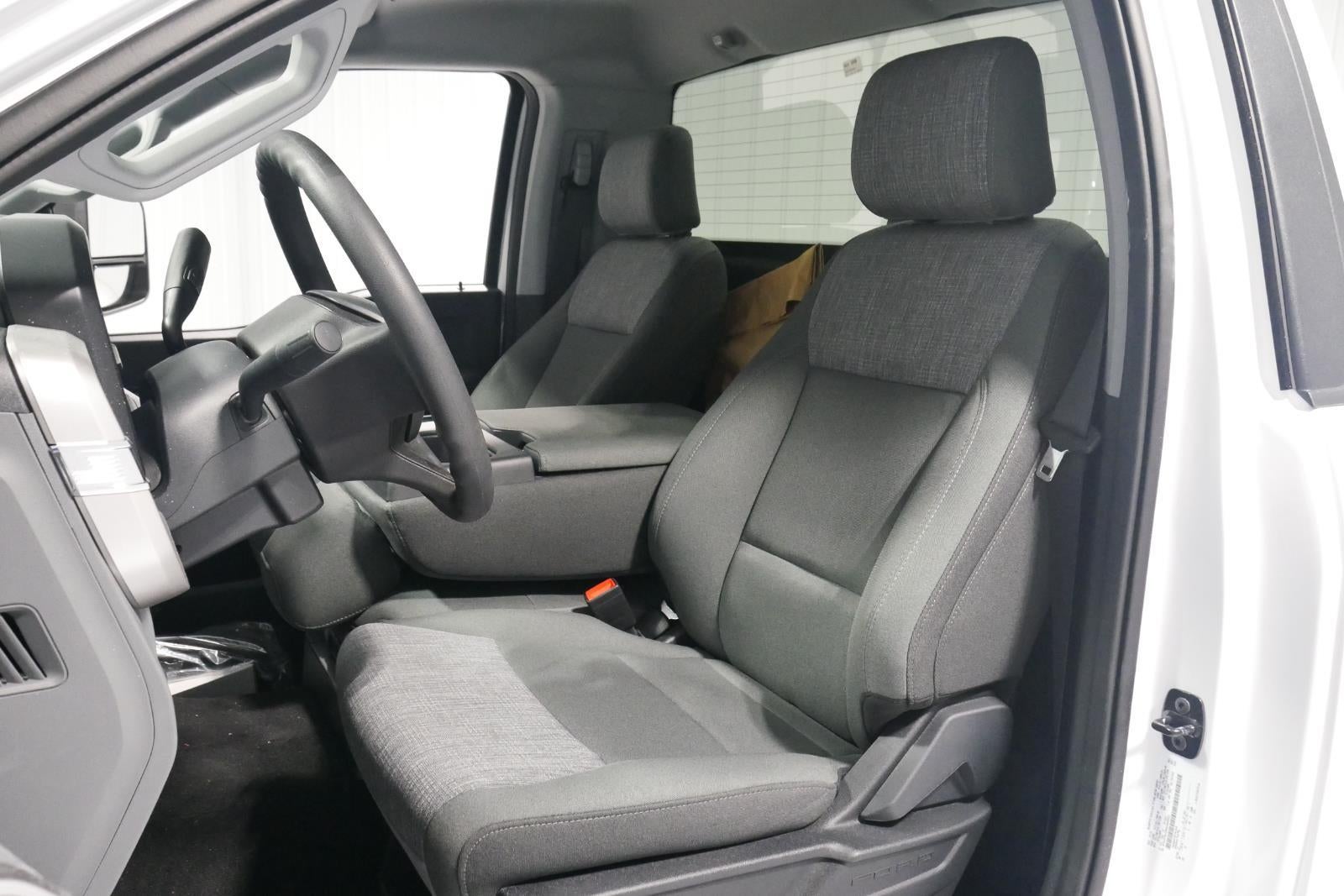 2024 Ford Chassis Cab XLT CHASSIS ONLY