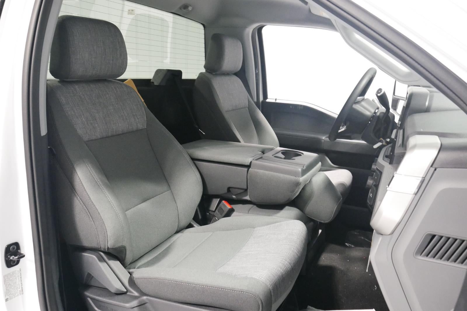 2024 Ford Chassis Cab XLT CHASSIS ONLY