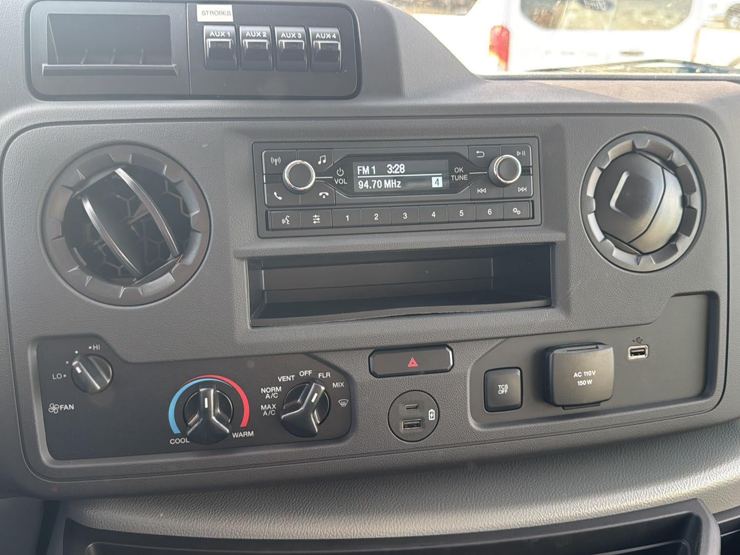 2026 Ford E-Series Cutaway 10' KNAPHEIDE KUV UTILITY VAN, MASTER LOCKING SYSTEM, CLASS V HITCH, 3 BOW LADDER RACK