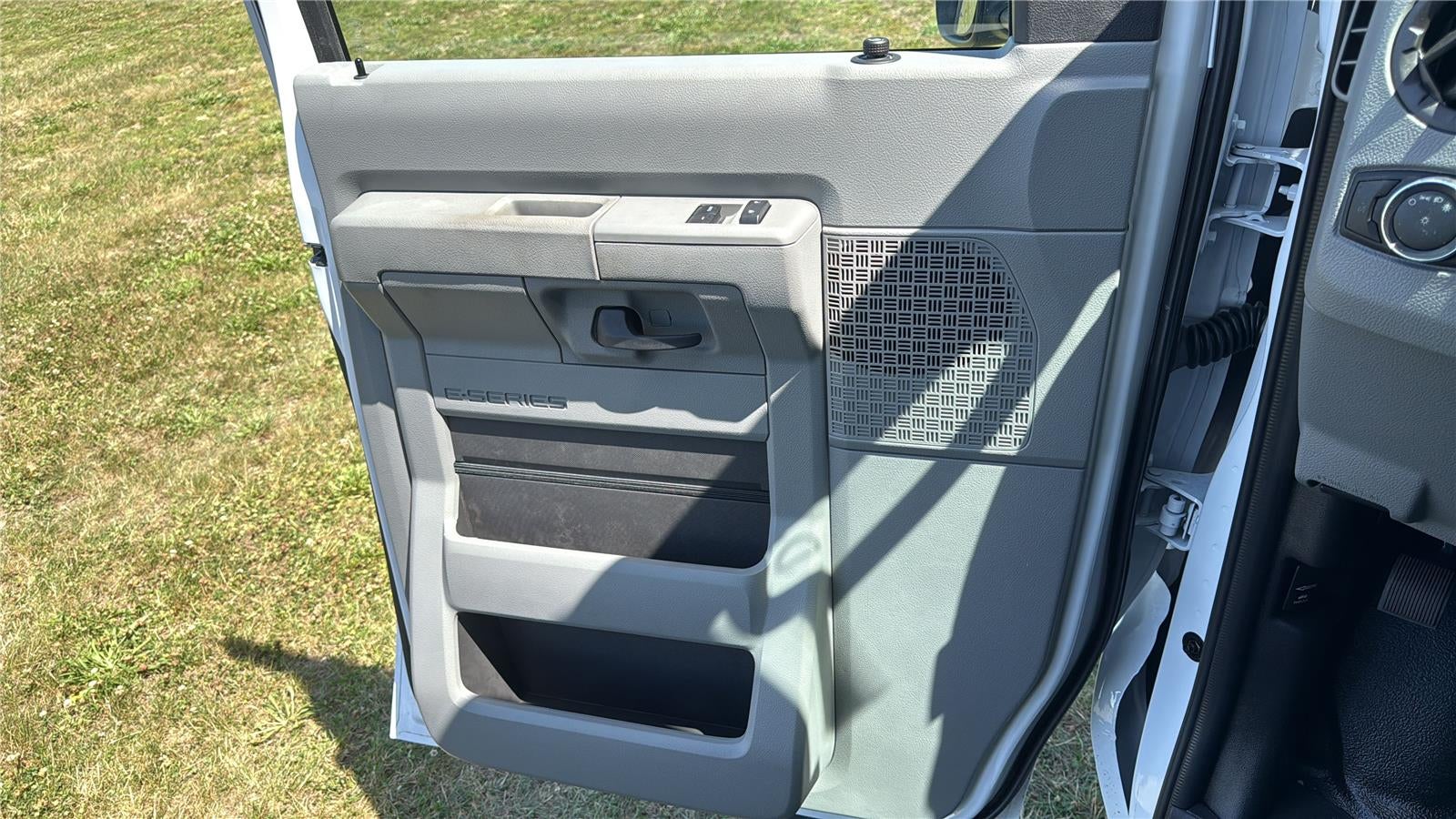 2027 Ford E-Series Cutaway 12' DURA-CUBE MAX FRP ENCLOSED SERVICE BODY, POWER LOCKS, 3 BOX LADDER RACK, BACK UP CAMERA