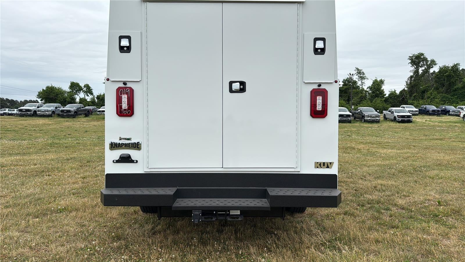 2026 Ford E-Series Cutaway 10' KNAPHEIDE KUV BODY BACK UP CAMERA CLASS V RECEIVER HITCH 3 BOW LADDER RACK