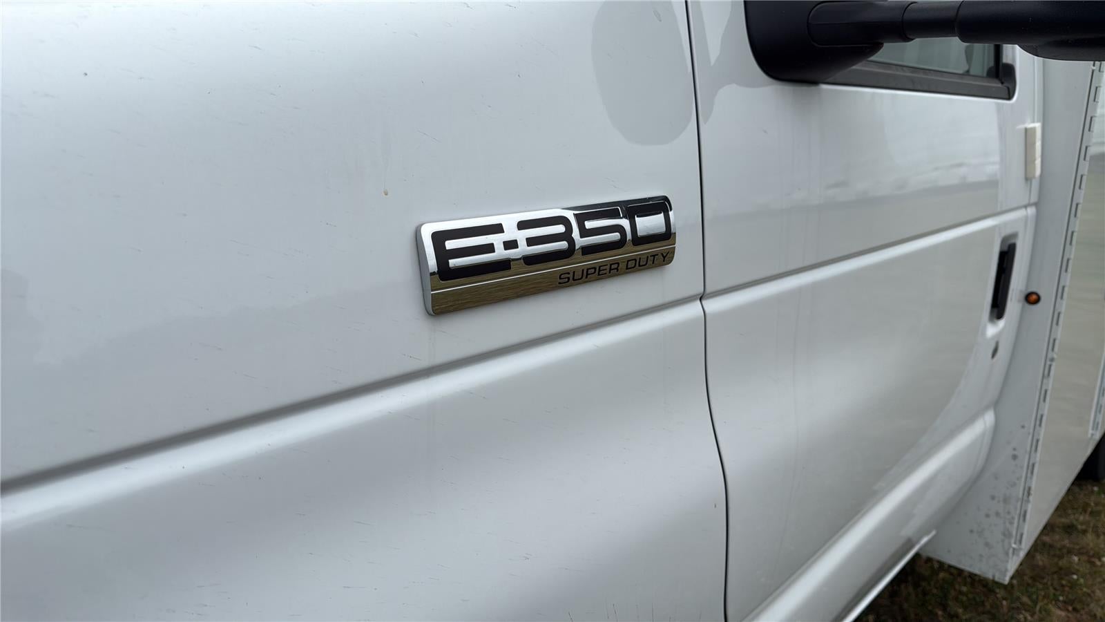 2026 Ford E-Series Cutaway 10' KNAPHEIDE KUV BODY BACK UP CAMERA CLASS V RECEIVER HITCH 3 BOW LADDER RACK