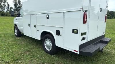 2026 Ford E-Series Cutaway KNAPHEIDE SRW UTILITY VAN KUV129SH 75.8 INTERIOR HEIGHT SOLID DOORS FACTORY BACKUP CAMERA