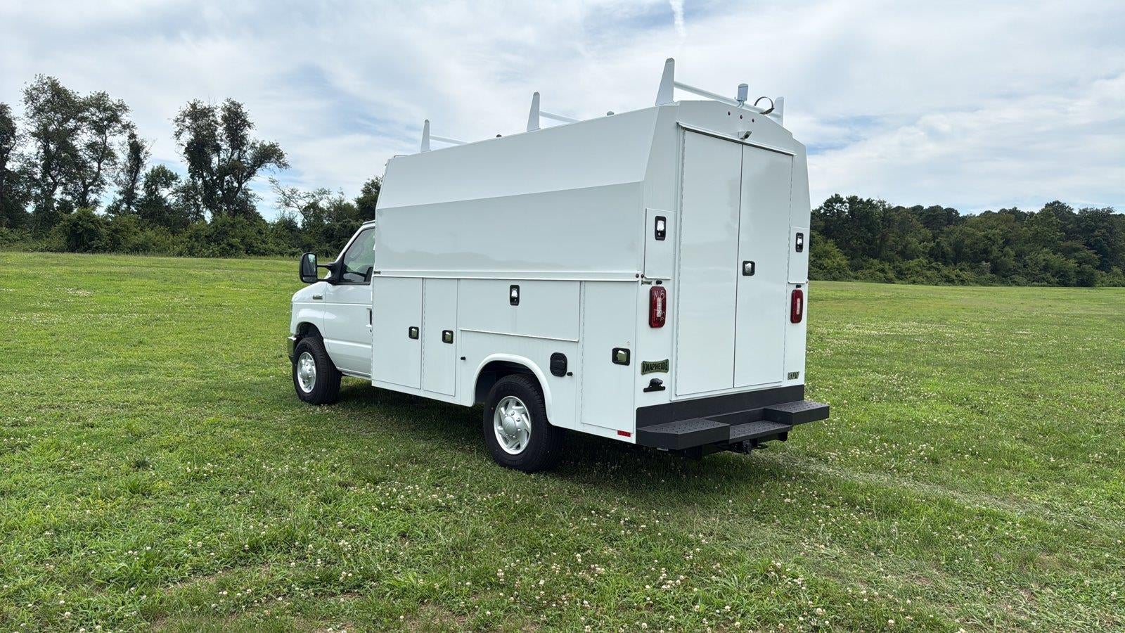 2026 Ford E-Series Cutaway KNAPHEIDE SRW UTILITY VAN KUV129SH 75.8 INTERIOR HEIGHT SOLID DOORS FACTORY BACKUP CAMERA