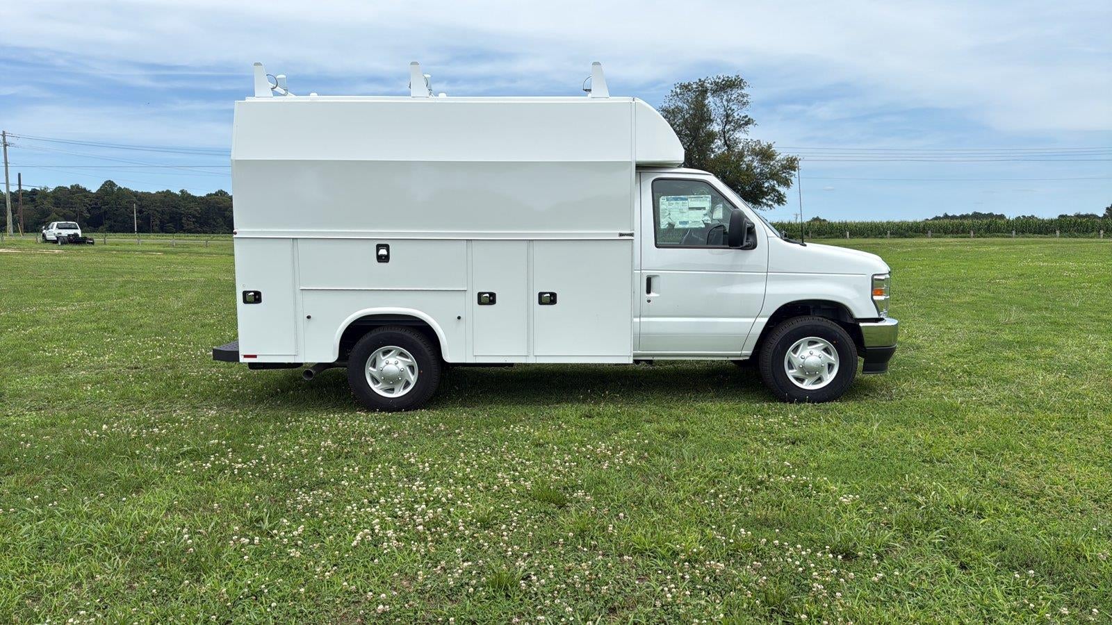 2026 Ford E-Series Cutaway KNAPHEIDE SRW UTILITY VAN KUV129SH 75.8 INTERIOR HEIGHT SOLID DOORS FACTORY BACKUP CAMERA