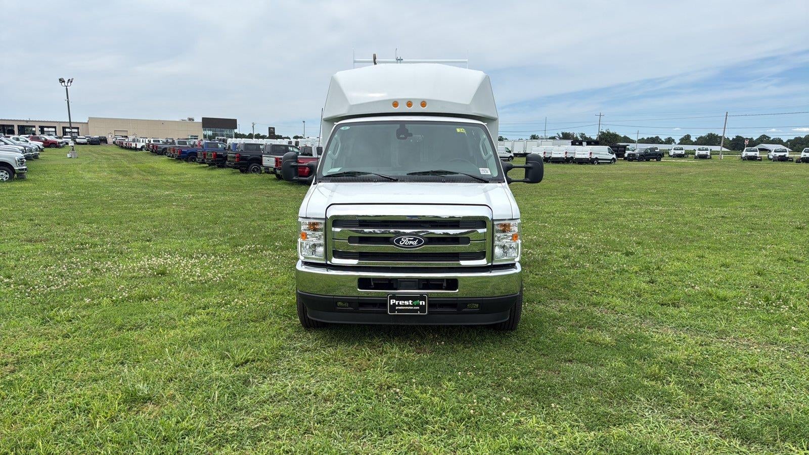 2026 Ford E-Series Cutaway KNAPHEIDE SRW UTILITY VAN KUV129SH 75.8 INTERIOR HEIGHT SOLID DOORS FACTORY BACKUP CAMERA