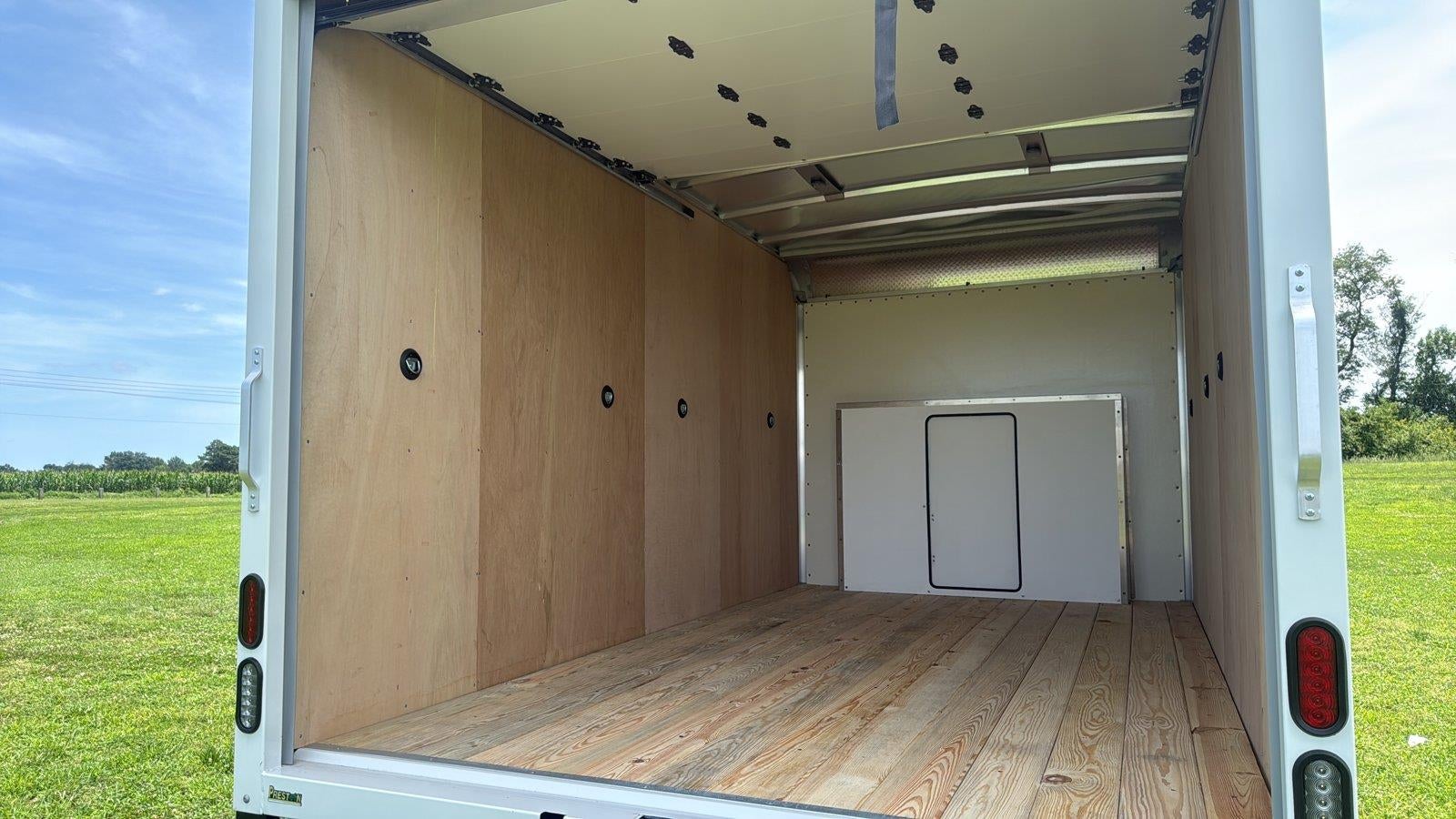 2027 Ford E-Series Cutaway 14' DURACUBE ALUMINUM BODY, ROLL UP DOOR