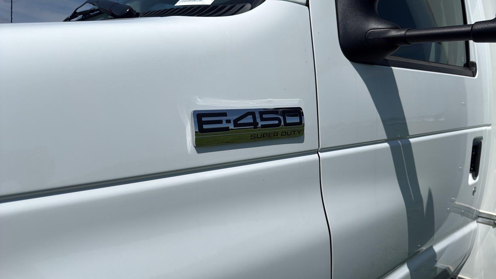 2027 Ford E-Series Cutaway Base