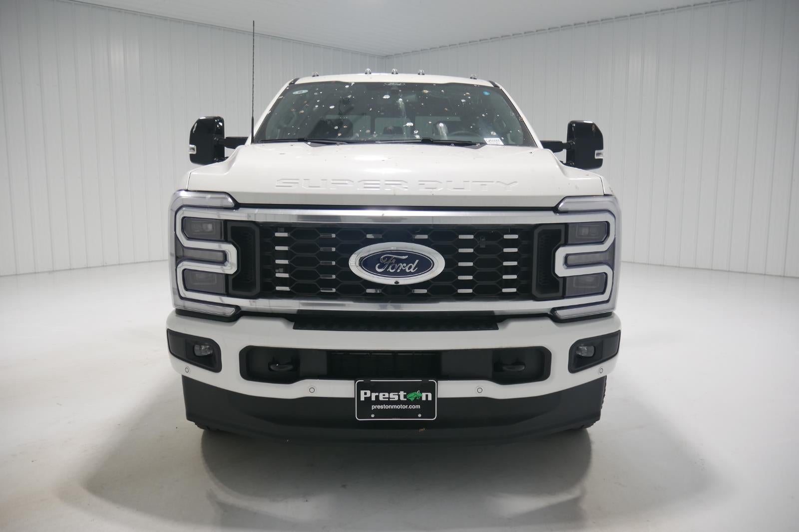 2025 Ford Super Duty Platinum