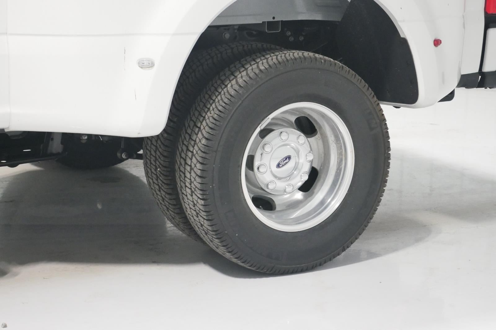 2025 Ford Super Duty Platinum