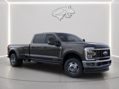 2026 Ford Super Duty F-350 DRW LARIAT