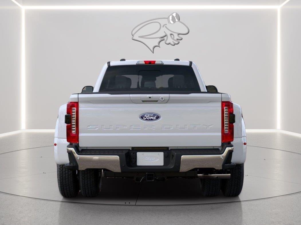 2027 Ford Super Duty F-350 DRW Lariat