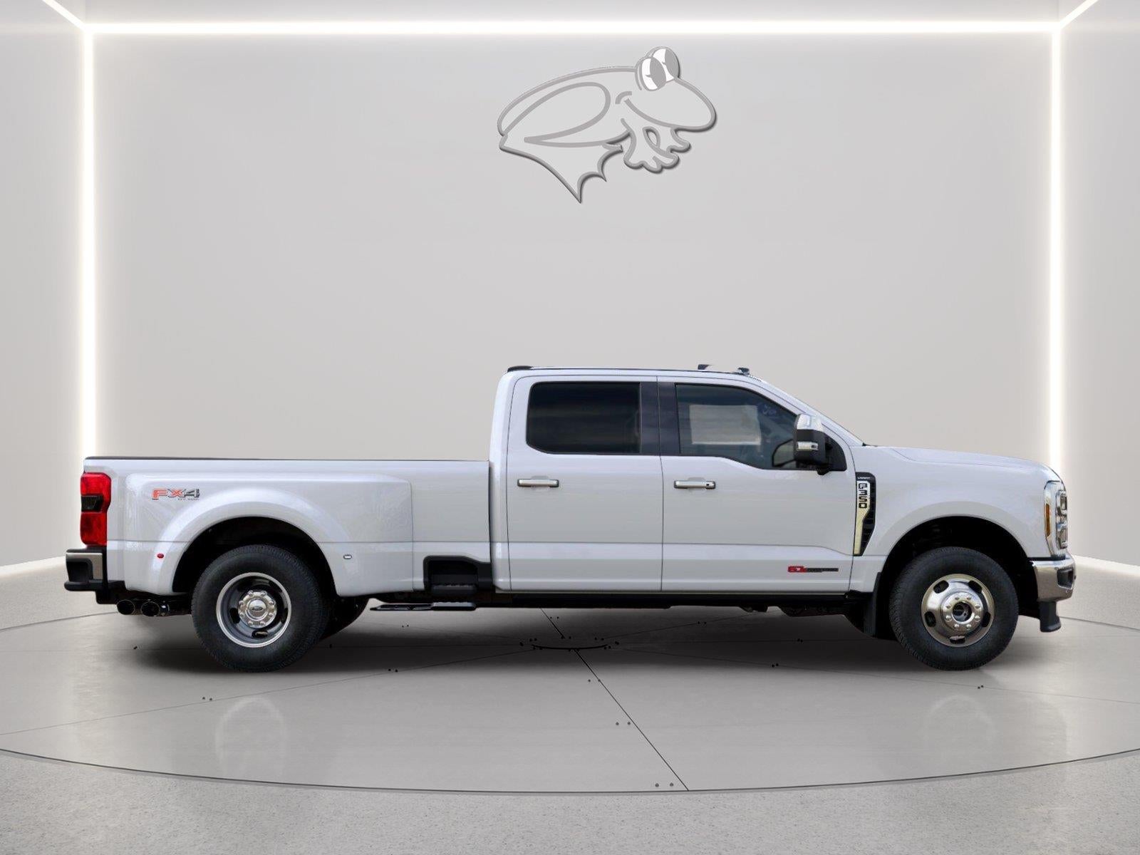 2027 Ford Super Duty F-350 DRW Lariat