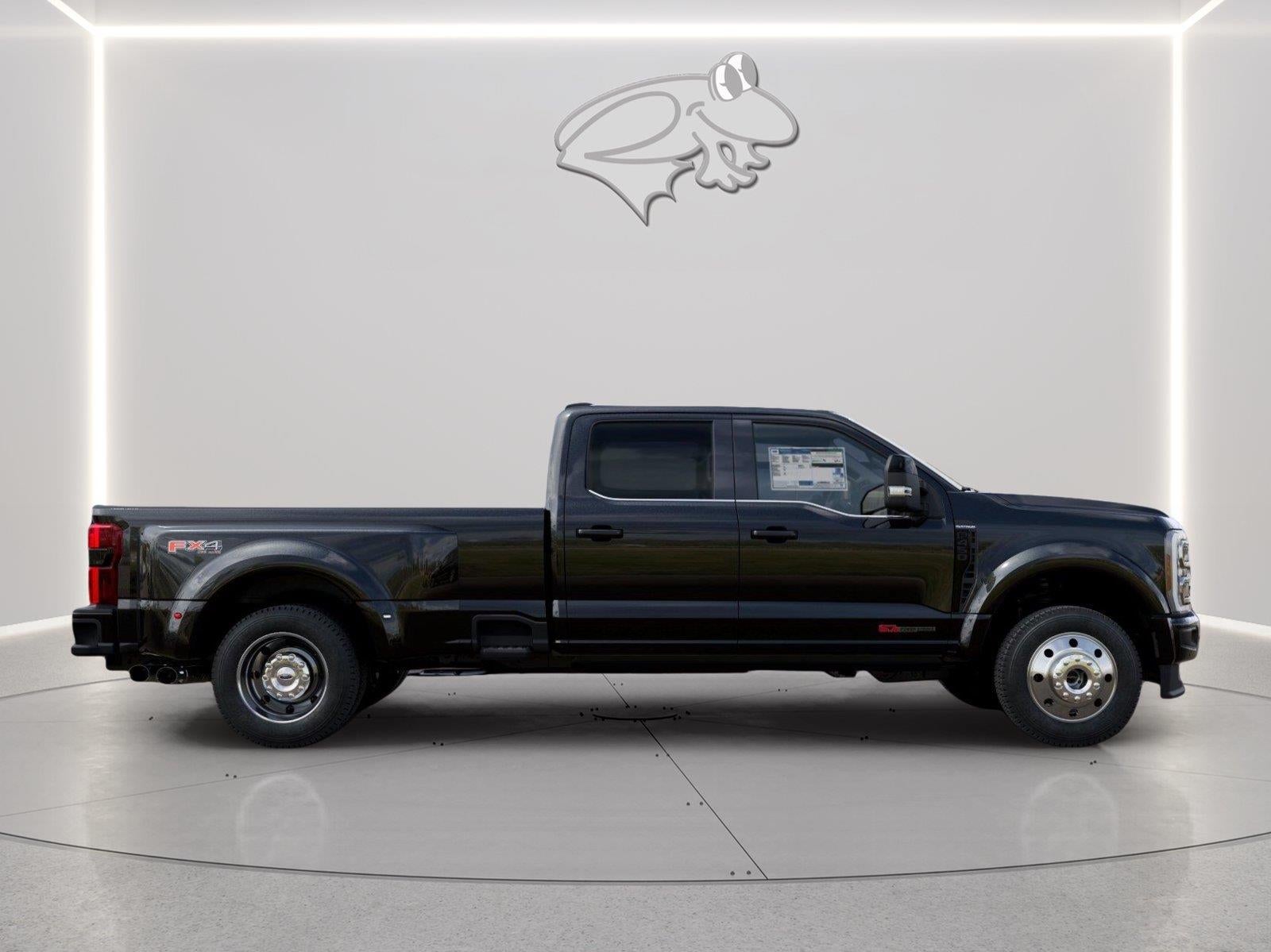 2027 Ford Super Duty F-450 DRW Platinum