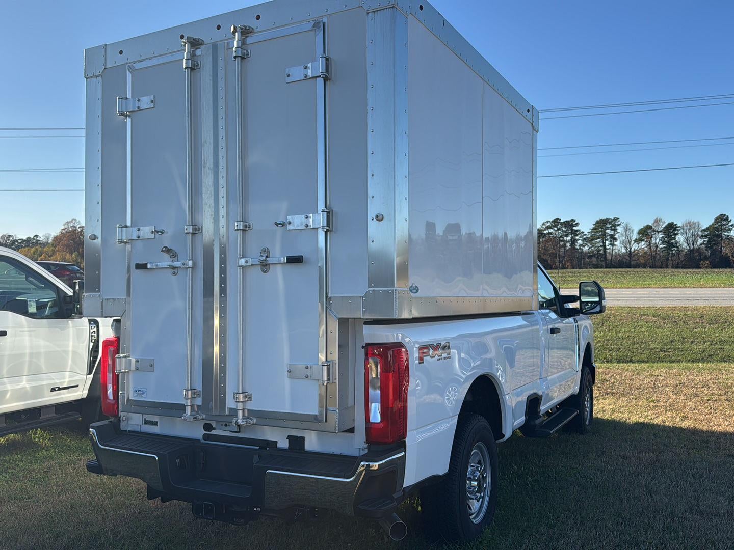 2024 Ford Super Duty THERMO KING SLIP IN BODY WITH V320-20 ELECTRIC STAND BY